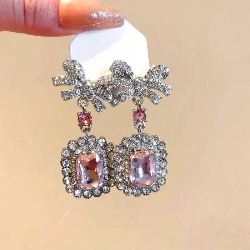 Queen line Bow Drops