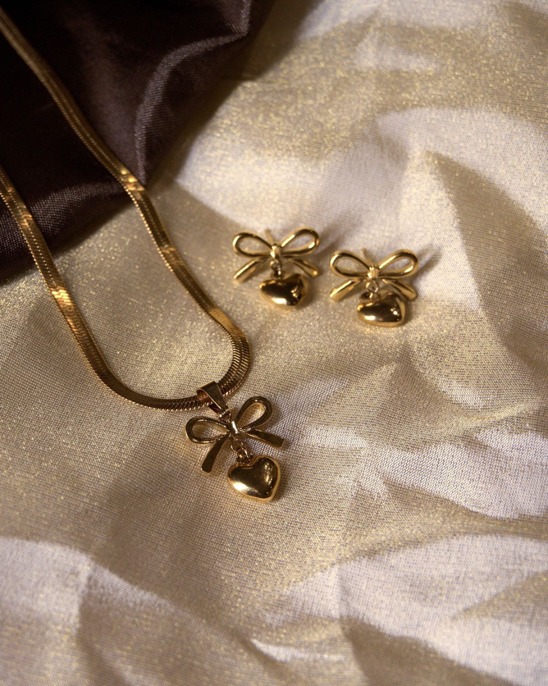 Amour Bow Heart Pendant Set